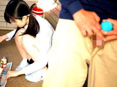 ＜小さい女の子！＞「媚薬使っちゃうぞ～ヒヒヒ・・・」塗り込んだチ○ポでイラマ！これで完了でしょｗｗ(アダルト動画)