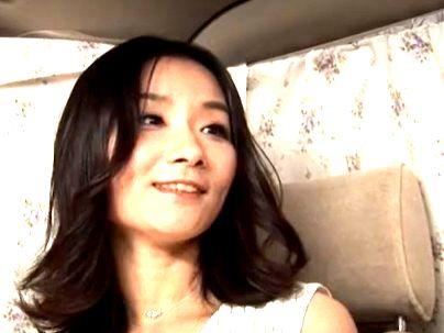 ＜素人妻ナンパ＞「え？なにするんですか？ちょ？！」上品な感じの美人奥さん！なし崩し的にエロ行為で種付け膣内発射中出しに！