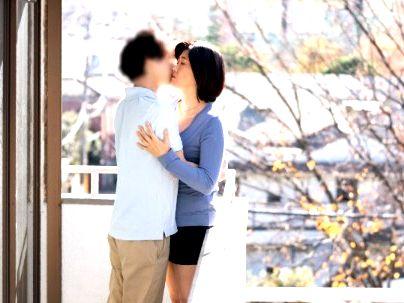 ＜大好きな母さんが再婚＞「ダメでしょ…！」色気ムンムン奥さんママ！最高に嫉妬する息子が暴走する(無料エロ動画)