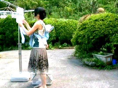 ＜ヘンリー塚本＞「これが昭和のレ●プポルノだｗＷ！」赤ちゃんいる人妻奥さん！強引に犯されてしまうぞｗＷ！