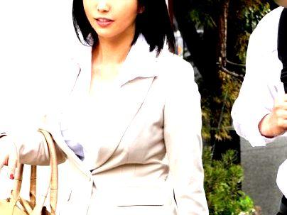＜相部屋寝取られ＞「ダメなのに…！」嫌がりながらも興奮した美人奥さんOL！旅館で部下とハメまくるぞ(無料エロ動画)