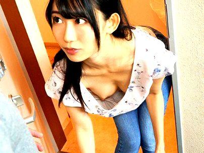 ＜浮きブラ奥さん！＞「たまんね～ゾ！これｗ！」ゴミ出し場ですれ違う奥さん！」ごめんやっちゃうぞ！！(アダルト動画)
