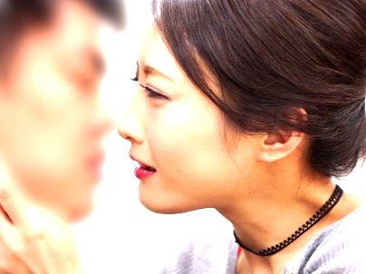 ＜綺麗なおばさん＞「私がしてあげる…♡！」色気ムンムンおばさん！優しくねっとりしてエロ行為しちゃう(無料エロ動画)