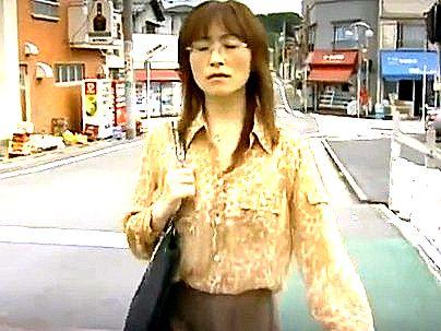 ＜ヘンリー塚本＞「タブーもの現代！」欲求不満すぎる奥さん！隣人チンポで浮気して興奮してっゾ(アダルト動画)