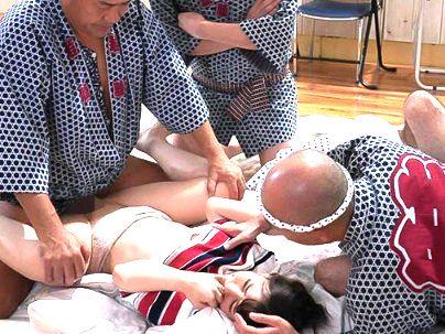 ＜町内会の祭り＞「ヤメテクダサイ…！」妻がまわされた！！祭り男たちに強引にヤラレルエロドラマ(無料エロ動画)