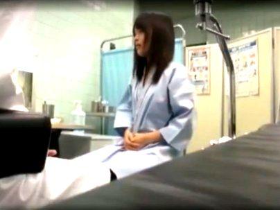 ＜産婦人科の先生！＞「カモがきたぞ、ケケケ・・」診断するフリして女性器堪能しちゃうでしょ(アダルト動画)