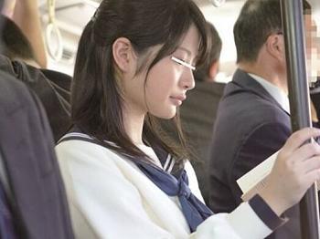 【痴漢JKレイプ】通学中のロリ制服女子校生を狙う強姦魔の男…抵抗出来ない美少女を自宅連れ込み潮吹き失禁する拘束凌辱レイプ