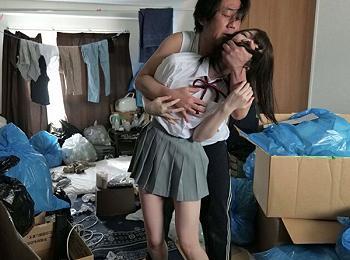 エロスレンダーな美少女女子高生が近所のゴミ屋敷中年オヤジに犯される…鬼畜レイプでウブな膣奥まで犯されまくり無理矢理昇天！