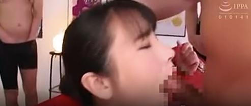 精液まみれ、美しい乳房の女性異物で男性器縛り付けるし口で撫でる。大男根で苦痛と快感を体験。淫らな姿に膨大な量射出。