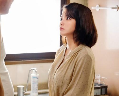 ＜中出し＞夫と子作りセックスした後に…絶倫義父にゴム無しで寝取りハメされる清楚妻！禁断SEXでメス堕ちしていく美人奥さん