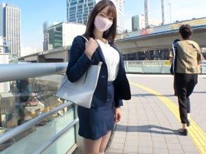 「だめイッちゃう…イク…♡」脱がせたらまんまる神おっぱい！！美巨乳OLがうさみみコスで潮吹きパイズリから挿入で…