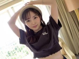 【素人ナンパ】「すごい勃ってる…入れたい♡」子供みたいな幼いルックスが背徳感を刺激してくる美少女を真っ昼間からハメ倒す！！