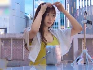 【素人ナンパ】夕暮れの新宿で見つけたアイドル級お姉さん！！奇跡の美少女ルックス美乳ボディを即日頂いちゃいます！！