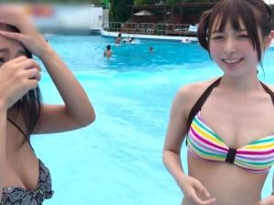 「彼氏より良い？」「うん…♡」ビキニお姉さんの浮気セックス！！友達と一緒に生チ●ポで中出しまでされちゃったｗｗ