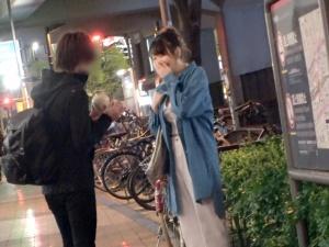 【素人ナンパ】「硬くなってる…♡」お団子ヘアが可愛らしい保育士を捕獲！！意外と大きな美巨乳おっぱいがたまらず…