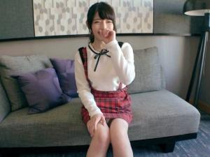 「おっきくなってる…」小動物のような見た目♡中身は意外にもスケベ！！巧みなフェラチオ＆乳首舐め手コキから…