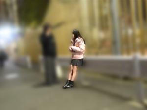 「いくら？」某所にたたずむ少女に声掛けホテル連行！！小動物のようないじらしい反応の素人娘を二人がかりで…