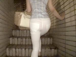 【人妻ナンパNTR】夫在宅の自宅でまさかの寝取られSEX！！他人棒ピストンでメス犬のように鳴き狂う女の本性…