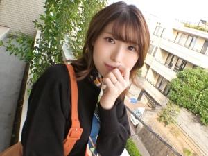 【素人】30歳には見えないエロカワ人妻！！「イク…イクイク♡」高い声であえぎながらヨソのチ●ポでイキまくっちゃう！！