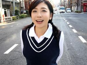 【アラフィフ熟女】マニア歓喜！！制服コスプレ姿のおばさんがフェラ抜き口内射精から拘束ドＭプレイに着衣本番でメス化ｗｗ