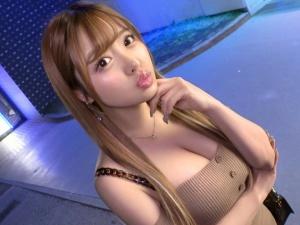【素人ナンパ】『谷間見せすぎｗ』おっぱいを強調して歩いていたギャルを緊急捕獲！！お金に目がくらんだ彼女はあっさりと…