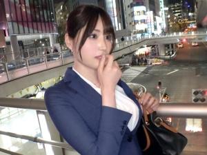 【素人ナンパ】三十路には見えない中学校の先生をGET！！スーツ姿のままの女教師がエロ行為で恥ずかしいことに！！