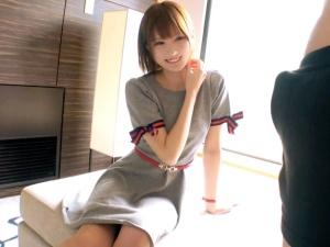 この容姿でお笑い芸人！？元タレントの超絶美少女が「金欠」を理由にAV出演！！超極細スレンダー美乳ボディがあらわに…