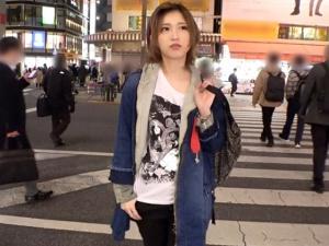 【素人ナンパ】「え、どうしよう…」勃起チ●ポを前に嬉しそうなお姉さんｗ意外に巧みなノーハンドフェラから我慢できず…