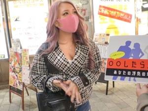【素人ナンパ】「ヤラなきゃ浮気じゃない…」ニセ調査でＧＥＴした黒ギャルをエロ行為に持ち込む即日セックス