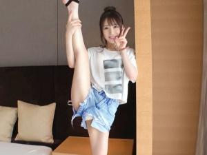 【150cm美少女】新体操でならした軟体スレンダーボディでまさかのハードファック！！華奢な体が壊れるほど突かれて…