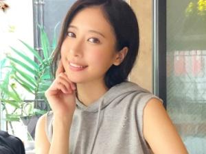 【素人】黒髪清楚な見た目のスレンダー美女！！お手頃サイズのおっぱいが可愛らしい美スタイルを堪能したりますｗｗ