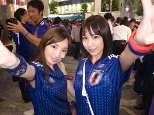 【素人ナンパ】浮かれている日本代表サポーターを捕獲成功！！「おっきくなってる♡」可愛い顔してチ●ポ好きな２人をまとめて…
