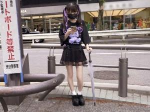 【家出少女】地雷っぽいゴシックファッションに身を包んだ美少女！！電マオナからおしっこをチ●ポにぶっかけると…