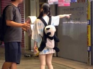 【素人ナンパ】子供！？秋葉原で見つけた童顔少女♡背徳感プンプンの幼い貧乳ボディを即日いただいちゃいますｗ