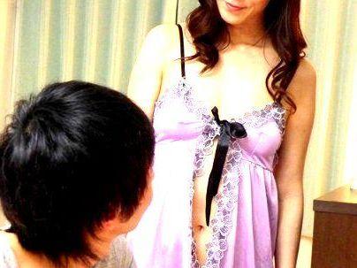 ＜淫乱団地妻＞「ｈしたいの…♡！」欲求不満な義母！息子に発情して禁断エロ行為に発展シチャウゾ(アダルト動画)