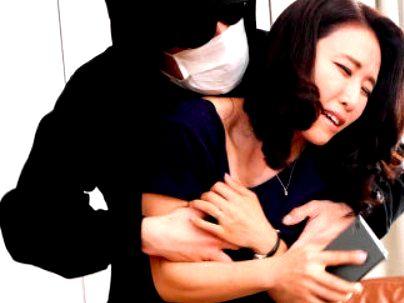 ＜犯人に嵌められる妻！＞「ｲﾔ、ヤメテクダサイ…」清楚系美人奥さん！鬼畜な男に犯されレイプされっぞ！(アダルト動画)