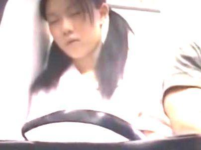 ＜痴漢！＞「ヒヒヒ・・よく寝てるぞ～ｗ！！」真面目そうな女子！気痴師に犯されレイプされっぞ！(アダルト動画)