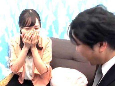 ＜しろうと女神OL降臨＞「私でいいんですか…♡？」清楚系可愛い女子！悩める男子にラブラブ性講習シチャウゾ(アダルト動画)