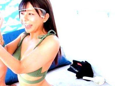 ＜海水浴場でナンパ＞「ザーメン出た？？…♡！」巨乳おっぱいビキニ女子！童貞君とエロ交尾してっゾ(アダルト動画)