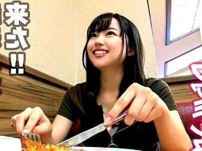 ＜シロウト女子＞「SNSでキワドイ写真載せてま～す…♡！」マジで可愛い子ゲッツ！なし崩し的エロ行為持ち込んじゃう！