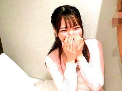 ＜追撃ピストン＞「イってもヤめませんｗ」めっちゃ可愛い１0代美少女ゲット！素股体験がガチ挿入して高速ピストンとめないぞ！