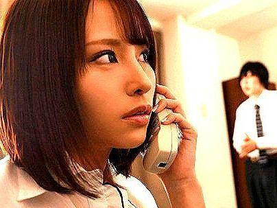 ＜相部屋NTR＞「同じ部屋無理なんですけど！！」プライド高い彼女！童貞陰キャ男とマサカの相部屋になってしまい・・・