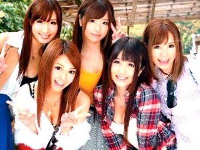 ＜エッチな女子大生＞「ｈしたいの…♡！」クッソエロいJD達！温泉旅行でヤリマクリとか最高すぎる件(アダルト動画)