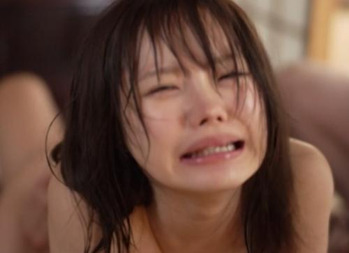 『お、お義父さん…知らないオジさんの、チンポ…大きい、よぉ…！』【JK】義父に逆らえず他人とハメ撮りSEX《レイプ》