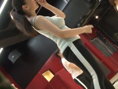 【アイドルの卵】魅力溢れるデカパイ揺らして踊る美少女♥１人で居残り練習するから、ガチ脅迫して全裸ダンスを強要《レイプ》
