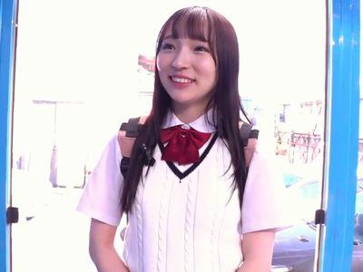 『即ハメ…ですか？』軽音部の制服美少女jkがガニ股顔面騎乗クンニ我慢！お漏らし潮吹きから生ハメ罰ゲームで中出しなエロ企画！