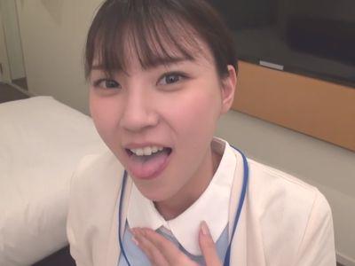 インポ男性の悩み相談企画で可愛い美少女ナースがエロエロフェラ抜きごっくん！看護師のお姉さんに素股生ハメ【素人ナンパ】