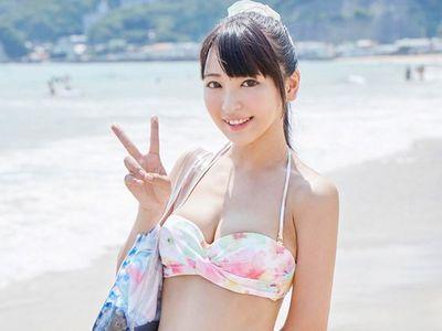 【マジックミラー】ビーチでナンパした水着美少女が初対面男性と混浴温泉マッサージ体験！ローション素股から中出しセックス！