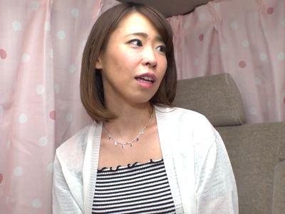 【熟女ナンパ】清楚美人な四十路素人奥さんが電マ＆バイブ責めされ夫を裏切り浮気してしまうエロエロ不倫SEXで中出し‼