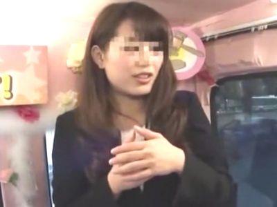 仕事中にナンパした美女ギャルお姉さんが口ではイヤイヤ言いながらも謝礼を渡され下着見せからフェラ抜きまで⁉【MM便】